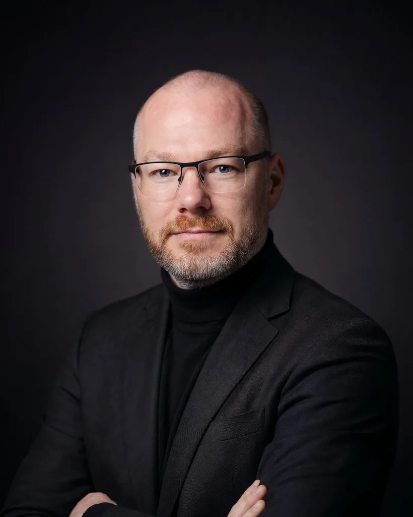 Professional AI headshot of a man, made by Headshots from his own selfies